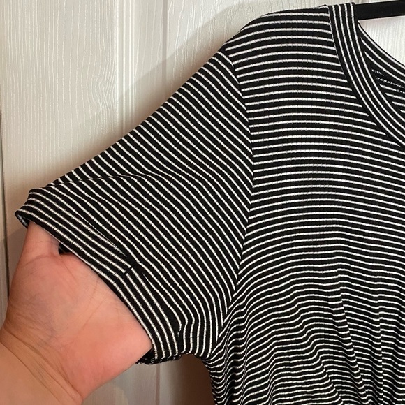 ๐ผ Honey Punch knot cutout dress - Picture 5 of 6